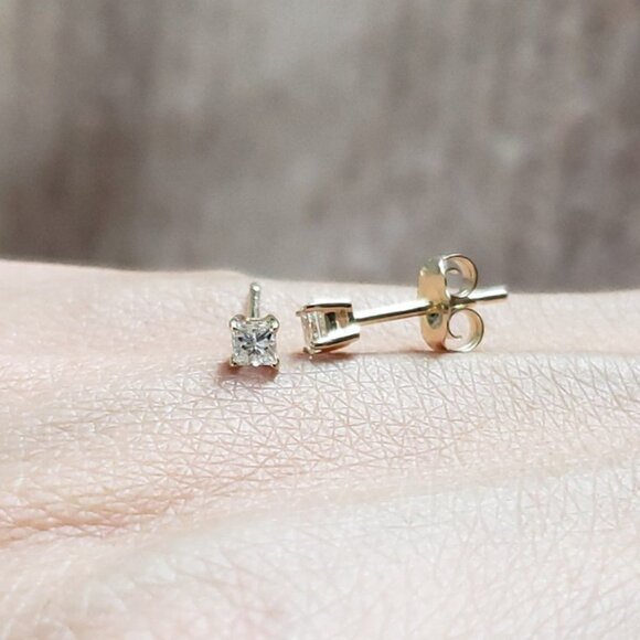14Kt Gold 0.20 Ct Lab Grown Diamond Princess Cut Stud Earrings - Picture 3 of 3